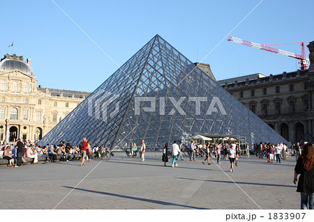 ルーヴル美術館 1833907