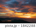 富士山五合目から撮影した山中湖と朝焼けと雲海。 1842288