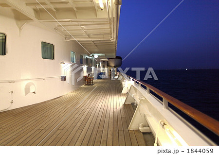 夜のスエズ湾 1844059