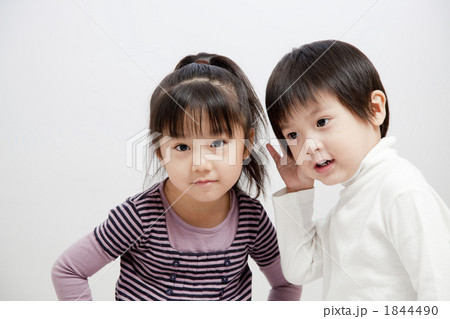 話を聞く子供たち 1844490