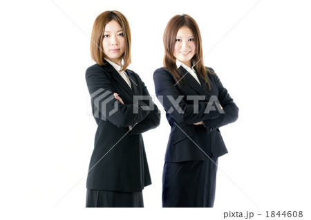 腕組みする女性社員 腕組みする女性社員 1844608