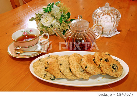 優雅なティータイム 手作りクッキーとともに 優雅なティータイム 手作りクッキーとともに 1847677