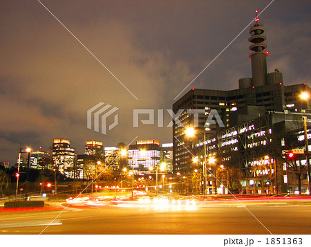 都会の夜景　-国会前交差点と警視庁- 1851363