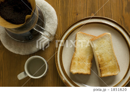 朝のコーヒーとトースト 朝のコーヒーとトースト 1851620