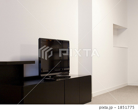 シンプルなテレビとリビング 1851775