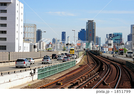 西中島南方駅から梅田方面を眺む 1851799