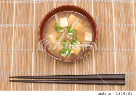 ブナシメジと豆腐の味噌汁 1854535