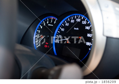 乗用車の計器盤 1856209