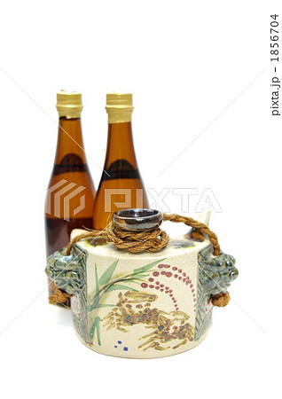 泡盛と酒瓶 1856704