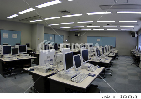 学校のコンピュータ実習室 1858858