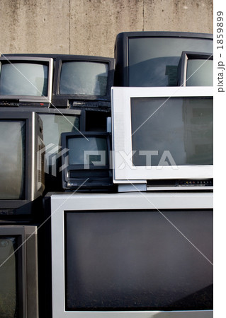 捨てられたテレビ 1859899