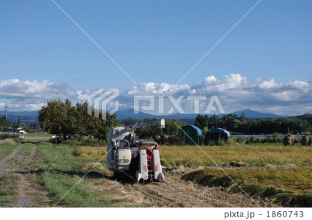 稲刈りのころの風景 稲刈りのころの風景 1860743