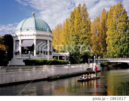 エイボン川の紅葉 エイボン川の紅葉 1861017