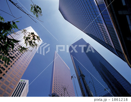 ダウンタウンの近代ビル  1861218