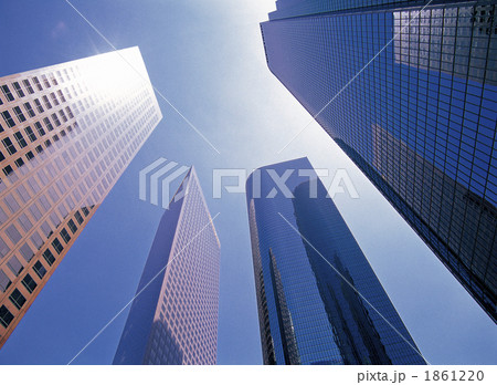 ダウンタウンの近代ビル  1861220