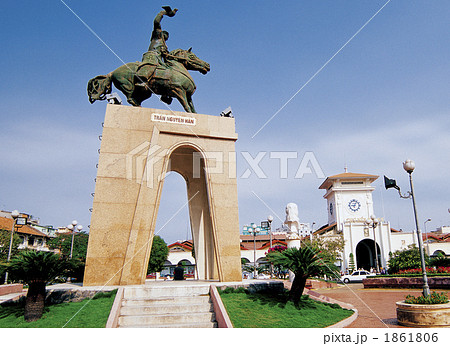 ホーチミン市のベンタイン市場 1861806