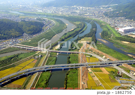 桂川　木津川　宇治川の三川合流地点を空撮 1862750