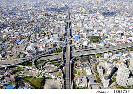 近畿道東大阪ジャンクションを空撮 近畿道東大阪ジャンクションを空撮 1862757