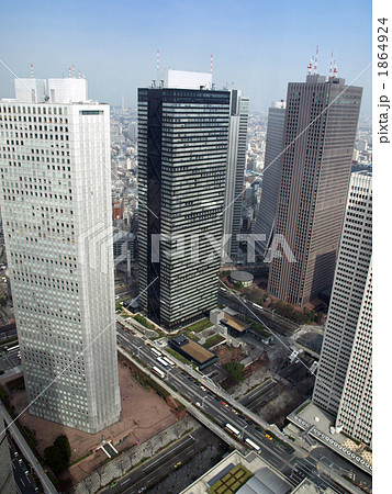 東京 新宿 ビル 風景の写真素材