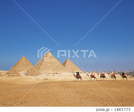 駱駝の隊商とピラミッド 駱駝の隊商とピラミッド 1865775