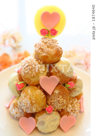 ウェディングケーキ クロカンブッシュ ウェディングケーキ クロカンブッシュ 1874640