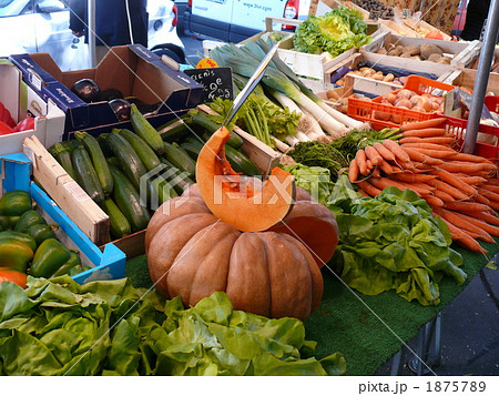 野菜 プレジダン・ウイルソン通りの朝市 にて 野菜 プレジダン・ウイルソン通りの朝市 にて 1875789