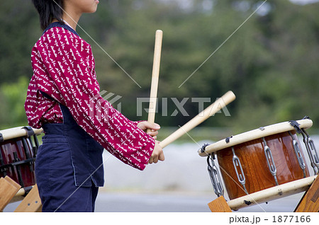 小太鼓と女の子 小太鼓と女の子 1877166