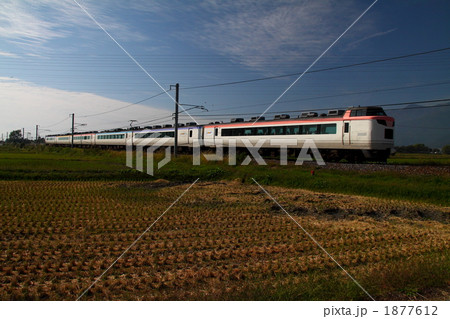 1877612