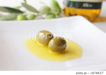 オリーブオイル 1878637
