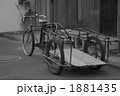 1881435