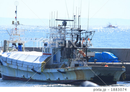 スケソ漁の漁船 1883074