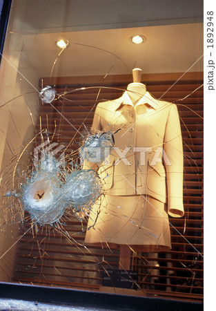 破壊されたショーウインドー 1892948