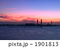 1901813