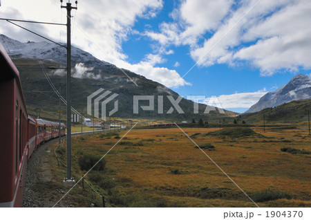 ベルニナ特急車窓 1904370