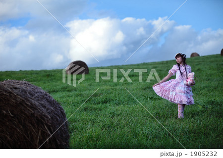 草原の女性 草原の女性 1905232
