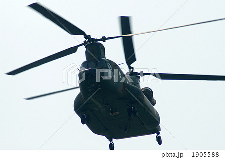 大型輸送用ヘリCH-47J 1905588
