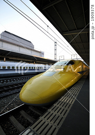 ドクターイエローこだま検測 豊橋駅にて ドクターイエローこだま検測 豊橋駅にて 1909378