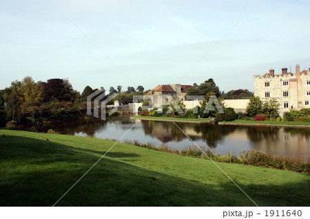 ロンドン郊外の貴婦人の城と呼ばれるイギリス一のリーズ城 ロンドン郊外の貴婦人の城と呼ばれるイギリス一のリーズ城 1911640