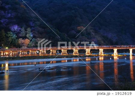 京都嵐山花灯路(夕暮れ時) 京都嵐山花灯路(夕暮れ時) 1912619