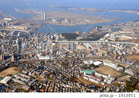 福岡の香椎駅上空から空撮 福岡の香椎駅上空から空撮 1913851