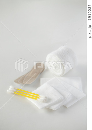 傷の手当 1919082