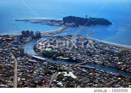 北側から見た江ノ島の遠望 1920500