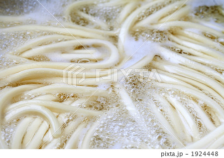 うどんをゆでる 1924448