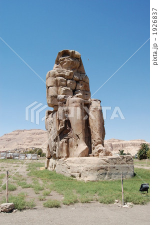 メムノンの巨像　右側 1926837