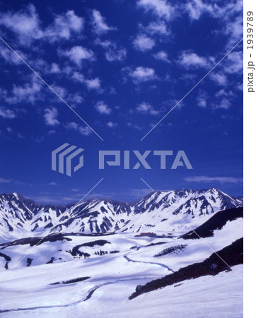 残雪の立山黒部アルペンルート 1939789