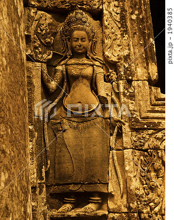 アンコール・トムの「バイヨン寺院」の女神像（アンコール遺跡群~シェムリアップ／カンボジア） 1940385
