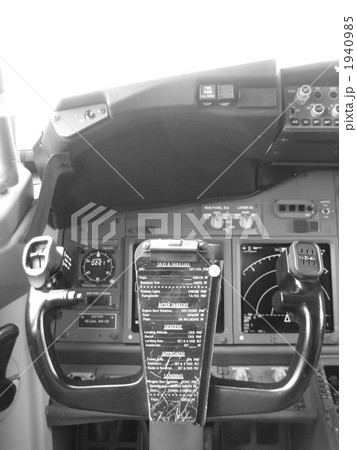 B737コックピット～キャプテン席 1940985