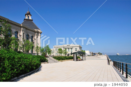 新潟市歴史博物館と西港 1944050
