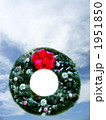 クリスマスリース空バック縦・下 1951850