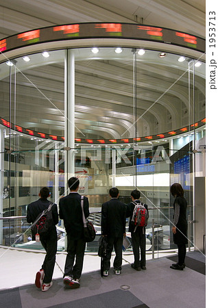 東京証券取引所の見学（d101027-063） 1953713